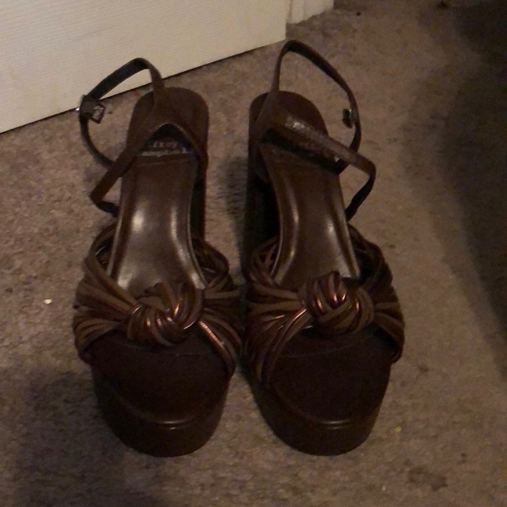 Shoes size 8 1/2